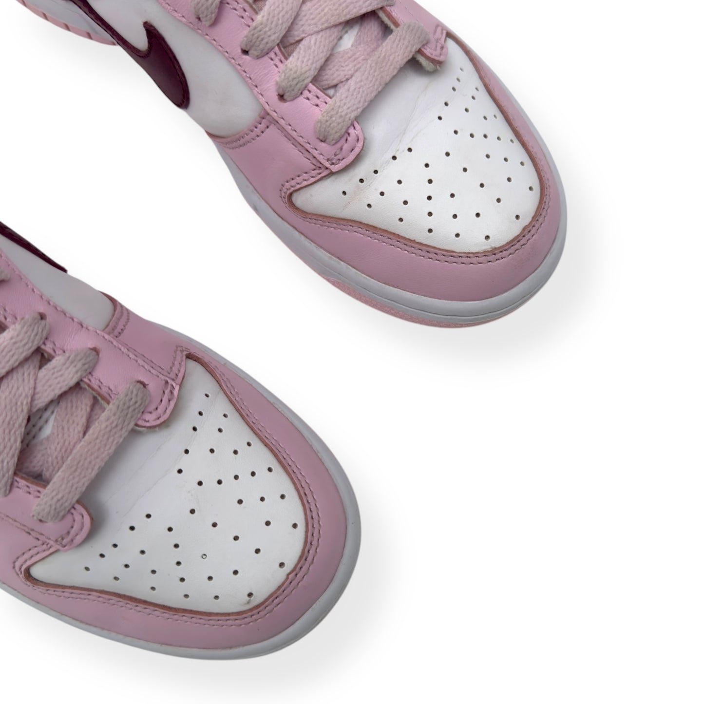 NIKE WOMENS DUNK LOW TOP SNEAKER PINK / RED UK5