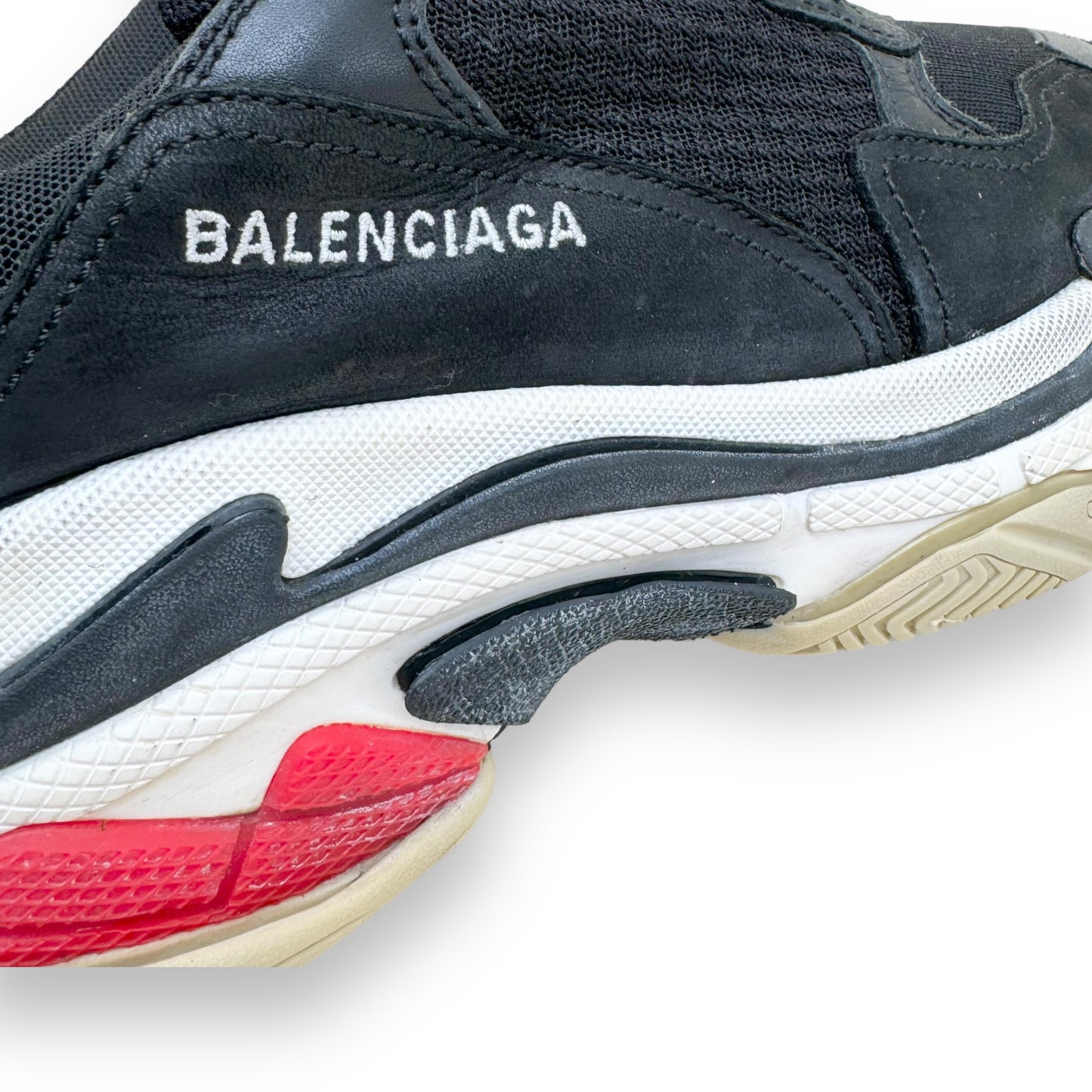 BALENCIAGA TRIPLE S SNEAKER WHITE / BLACK / RED UK8