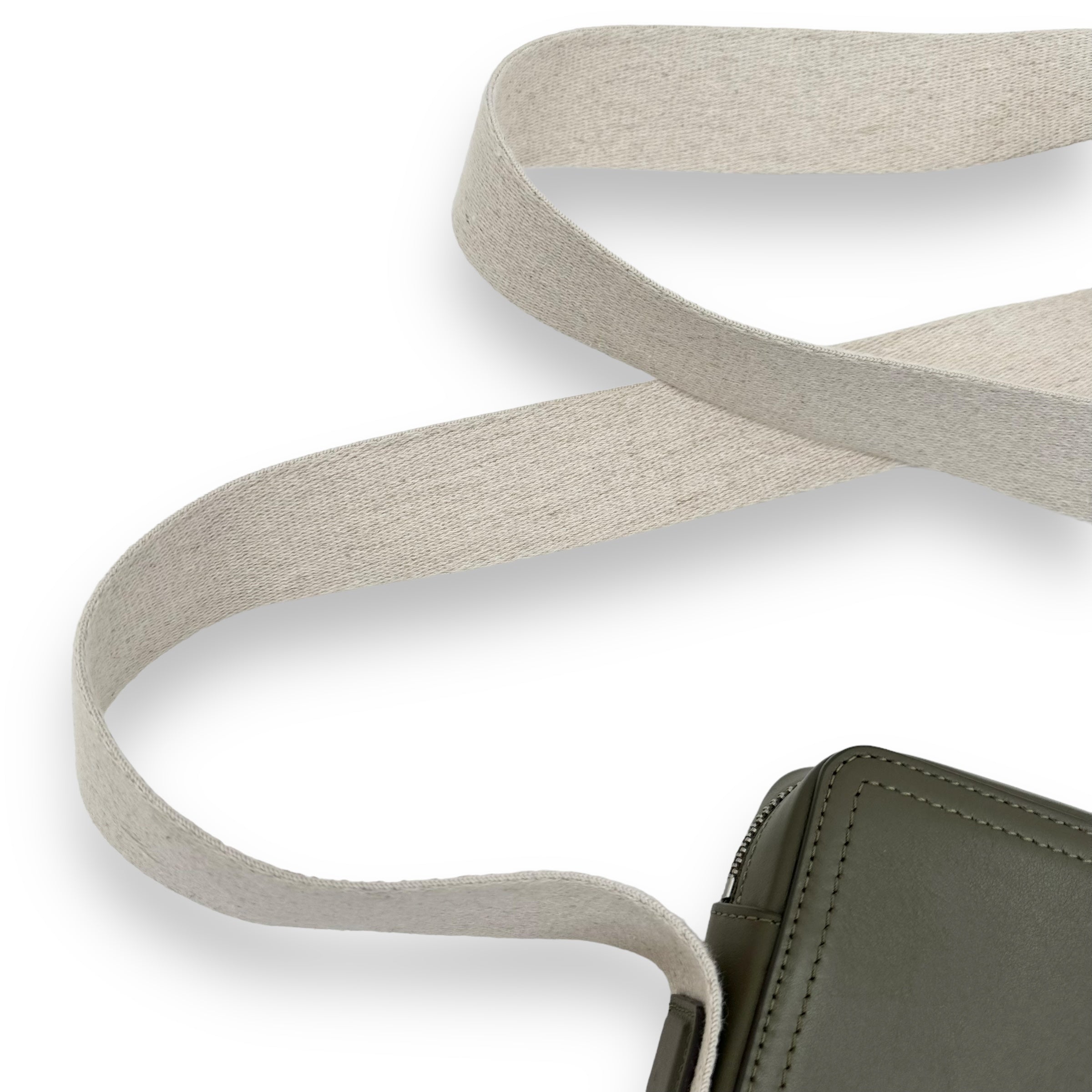 JACQUEMUS LE CUERDA VERTICAL EN CUIR CROSS BODY BAG GREEN