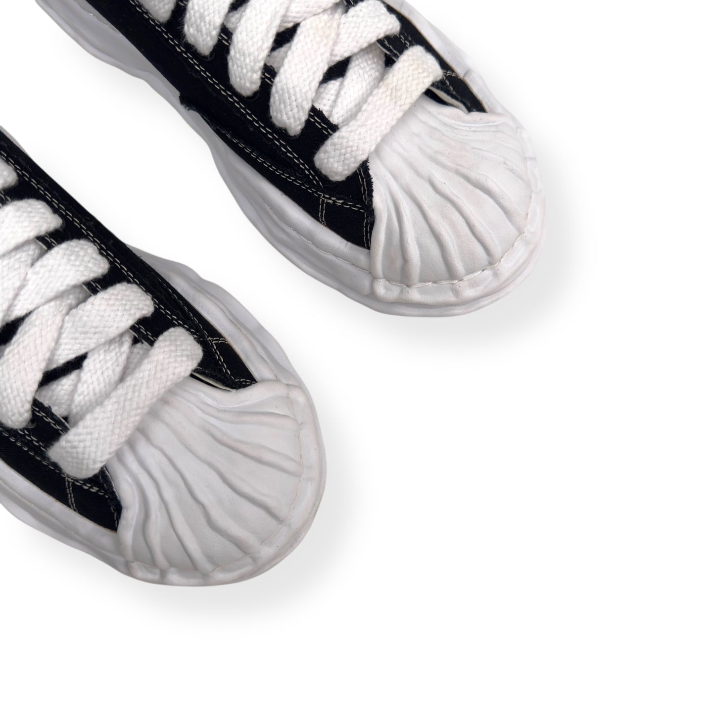 MAISON MIHARA YASUHIRO BLAKEY OG SOLE SNEAKER BLACK / WHITE 43 / UK9