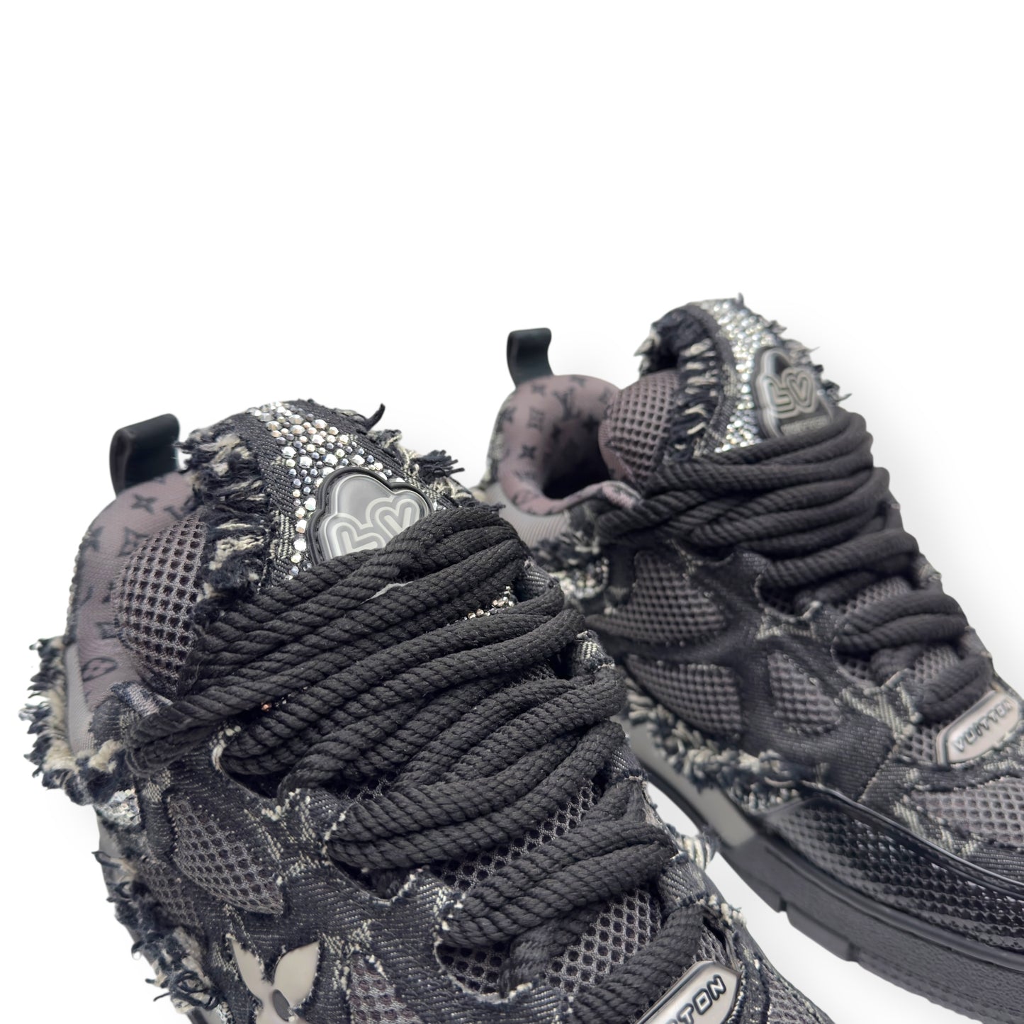 LOUIS VUITTON SWAROVSKI LV SKATE SNEAKER BLACK UK7