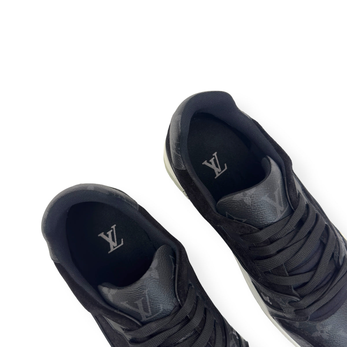LOUIS VUITTON LV TRAINER BLACK / WHITE UK8