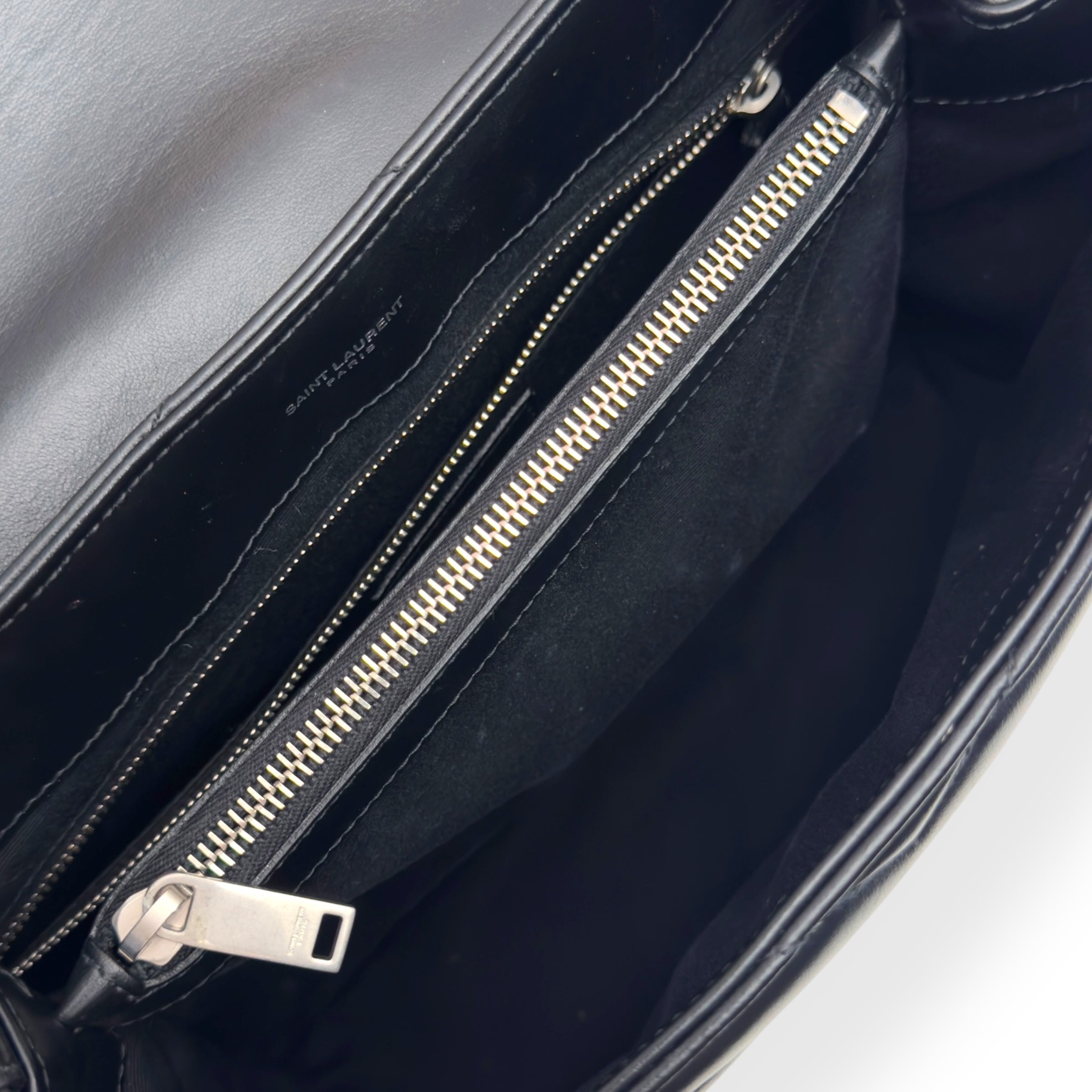 SAINT LAURENT LOULOU QUILTED LEATHER SHOULDER BAG BLACK / SILVER M