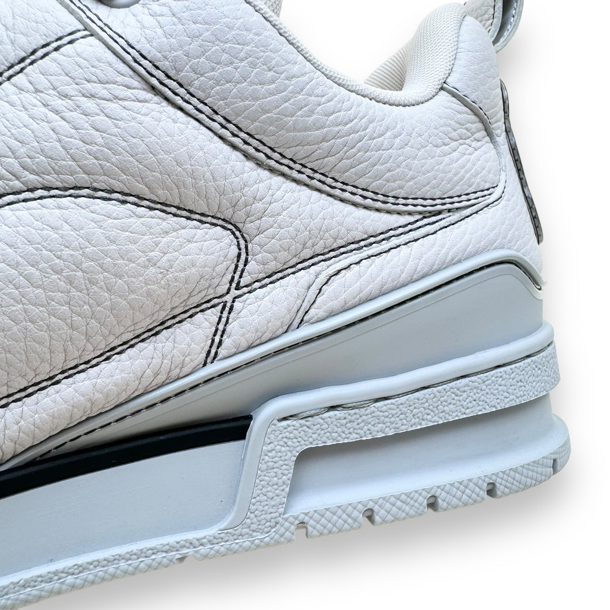 LOUIS VUITTON LV SKATE SNEAKER GREY UK8