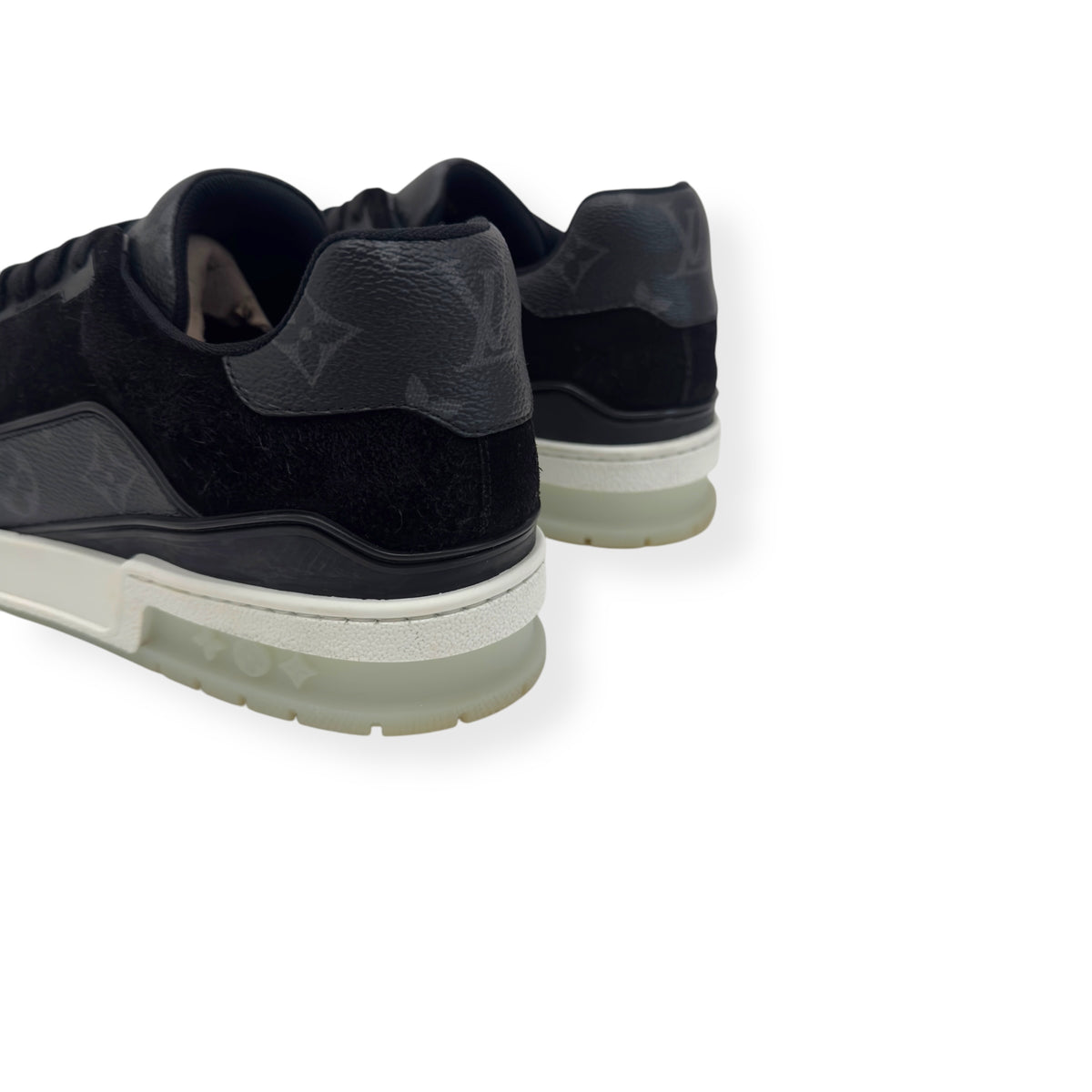LOUIS VUITTON LV TRAINER BLACK / WHITE UK8