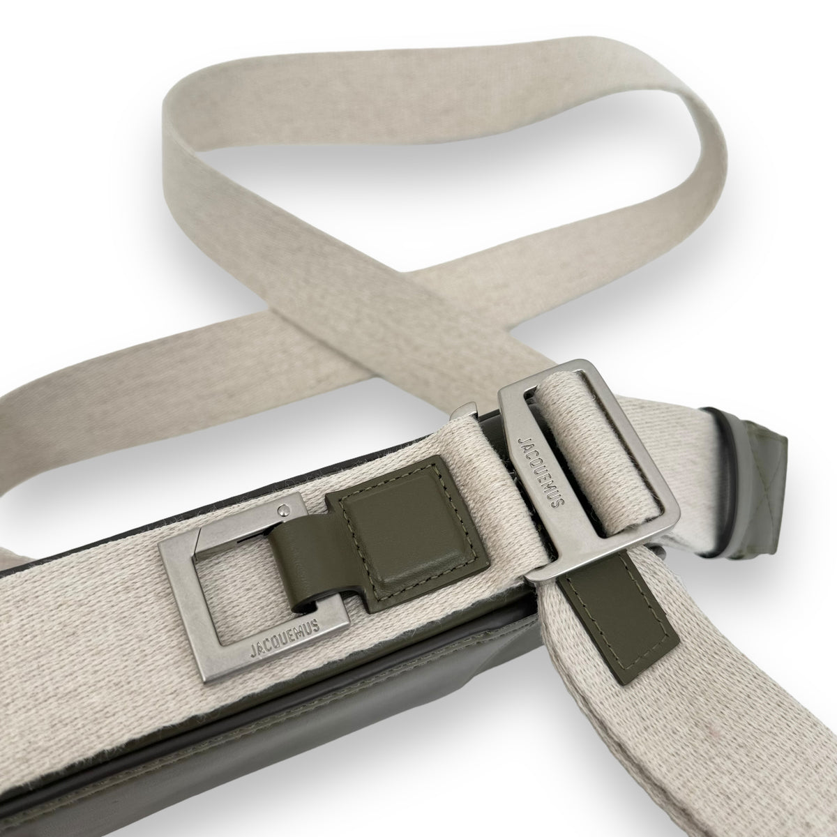 JACQUEMUS LE CUERDA VERTICAL EN CUIR CROSS BODY BAG GREEN