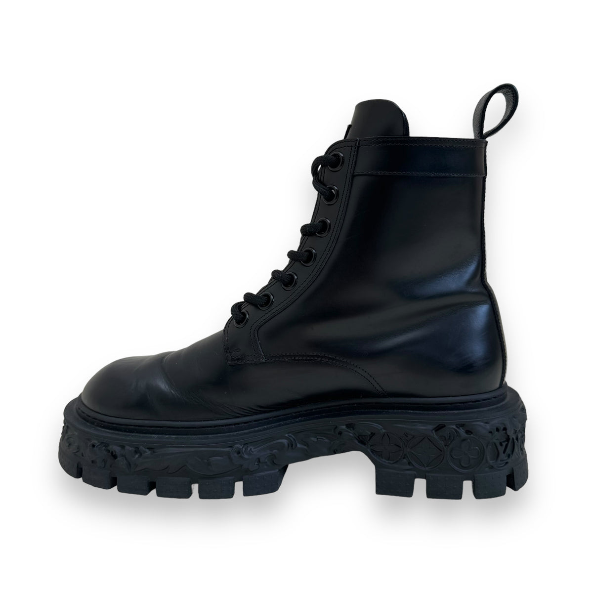 LOUIS VUITTON BARAQUE LEATHER RANGER BOOTS BLACK UK10