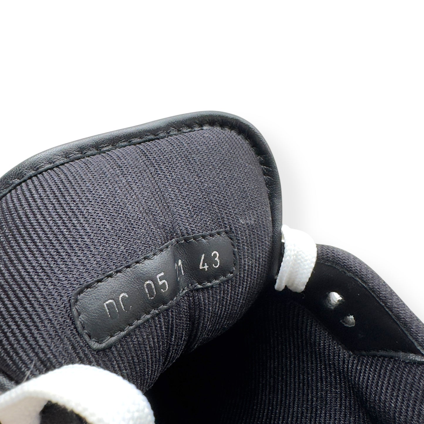 DIOR B27 LOW TOP SNEAKER BLACK / WHITE 43 / UK9