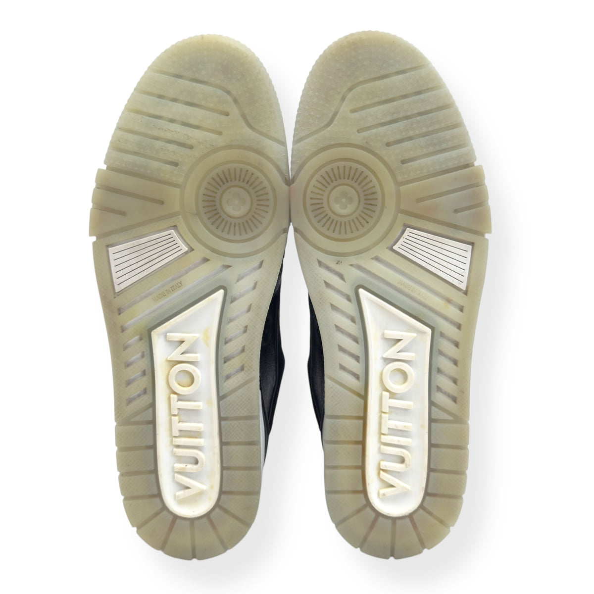 LOUIS VUITTON LV TRAINER BLACK / WHITE UK8