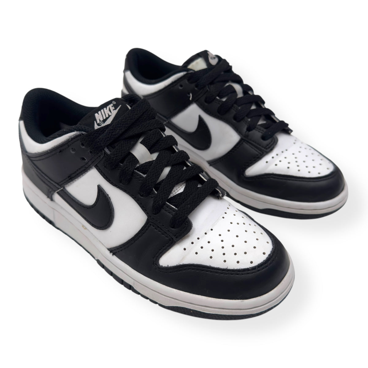 NIKE DUNK LOW TOP SNEAKER PANDA UK5