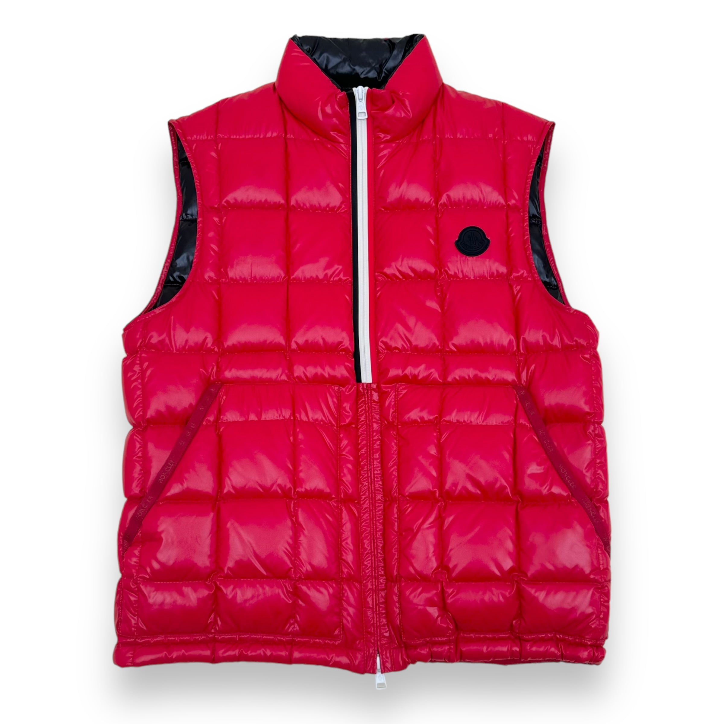 MONCLER DENAIN SQUARE-QUILTED PUFFER VEST RED / BLACK M