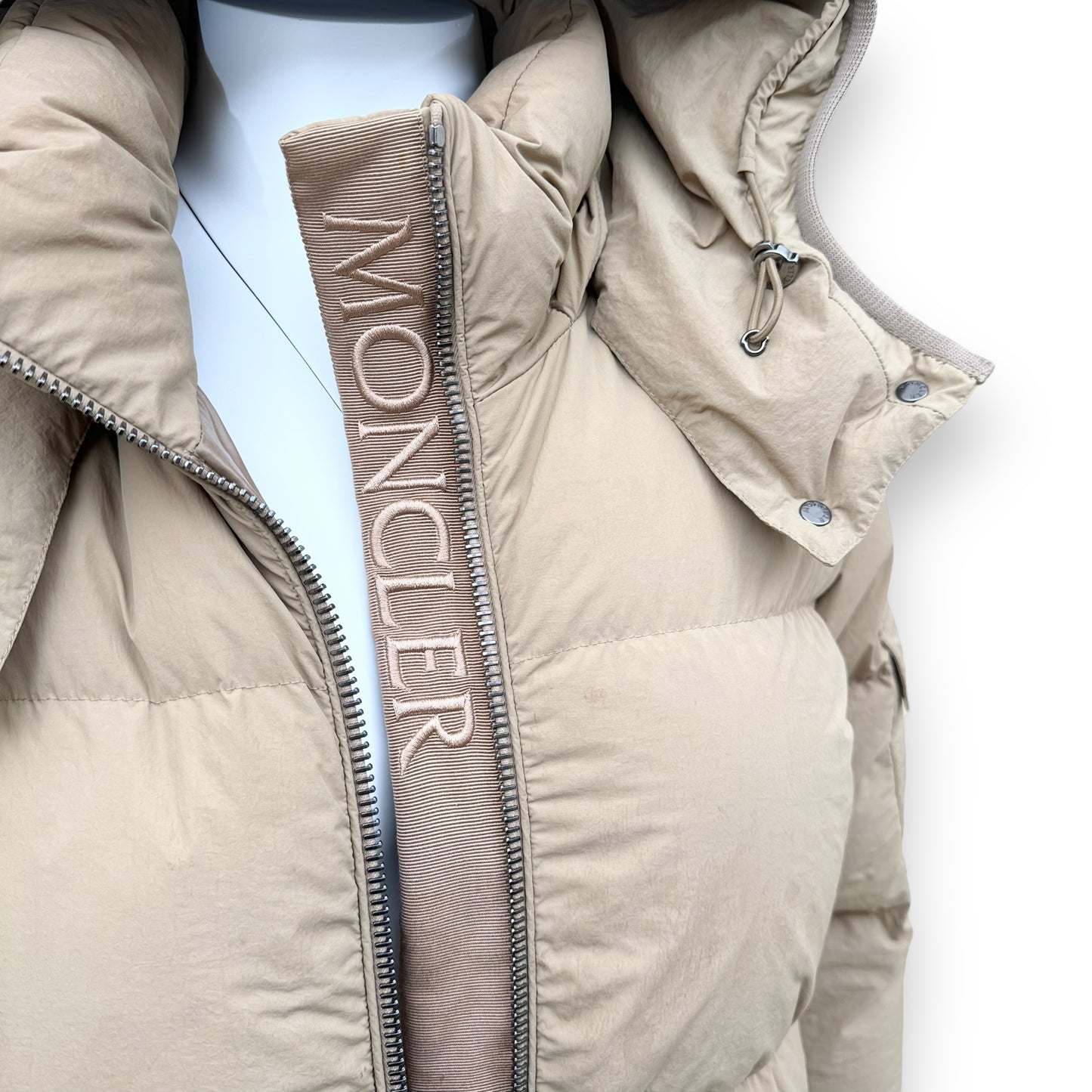 MONCLER BADYMORE GIUBBOTTO PUFFER JACKET BEIGE XS