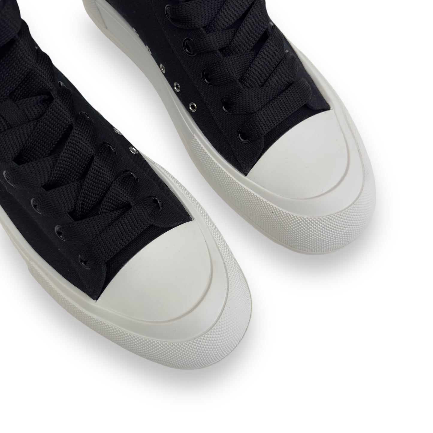 ALEXANDER MCQUEEN DECK PLIMSOLL SNEAKER BLACK / WHITE UK10