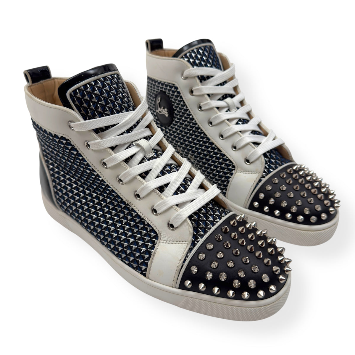 CHRISTIAN LOUBOUTIN LOUIS JUNIOR SPIKES SNEAKER WHITE / NAVY / BLACK 43 / UK9