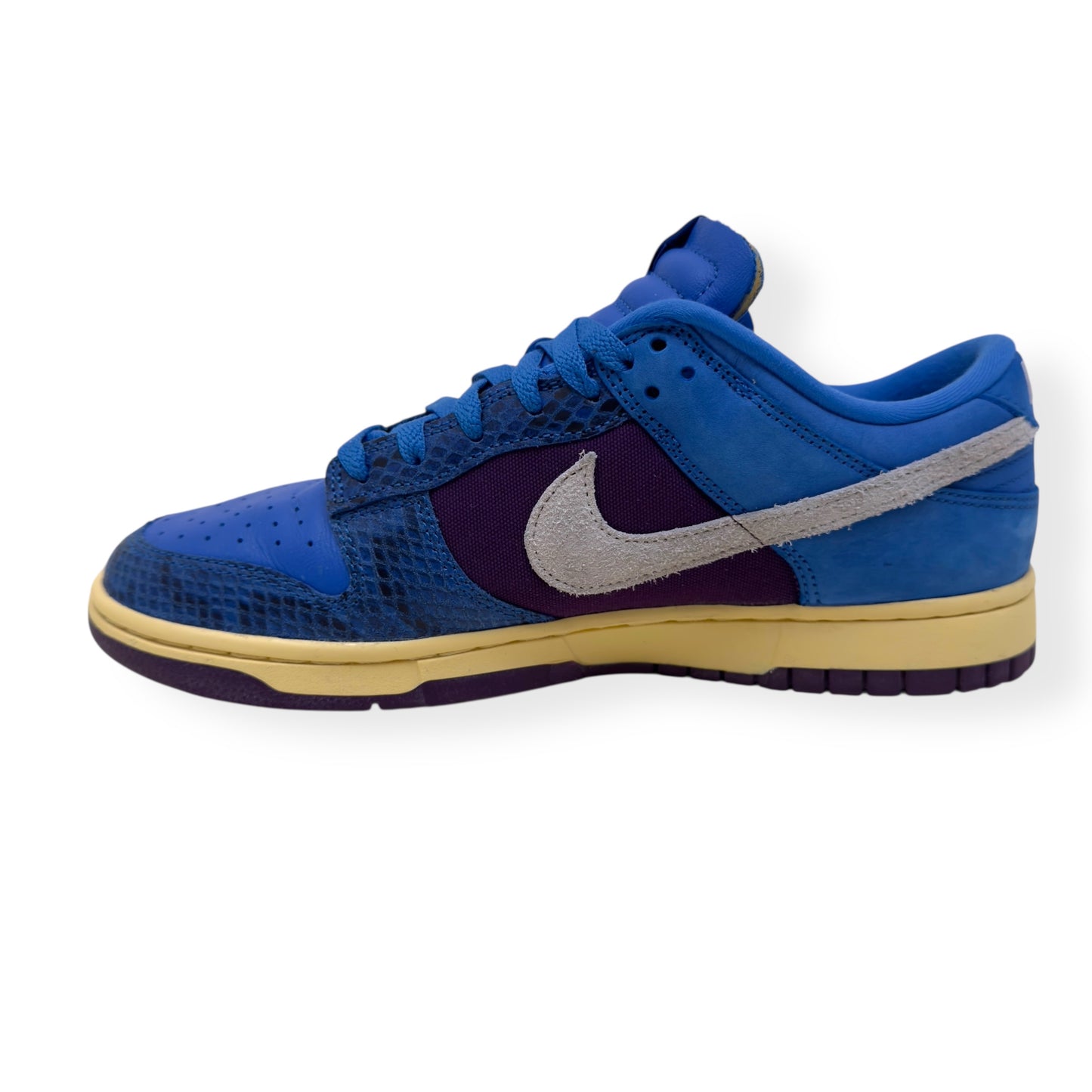NIKE X UNDEFEATED DUNK LOW SP SNEAKER BLUE / PURPLE UK8