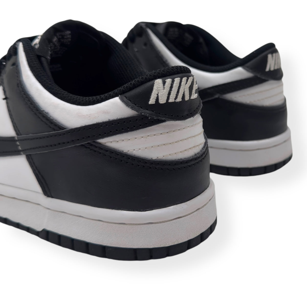NIKE DUNK LOW TOP SNEAKER PANDA UK5