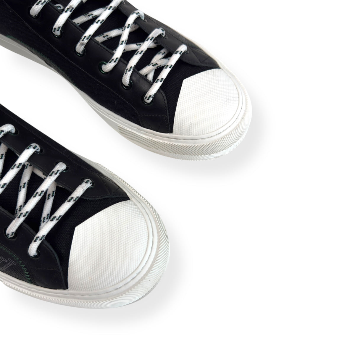 LOUIS VUITTON HIGH TOP SNEAKER BLACK / WHITE UK9