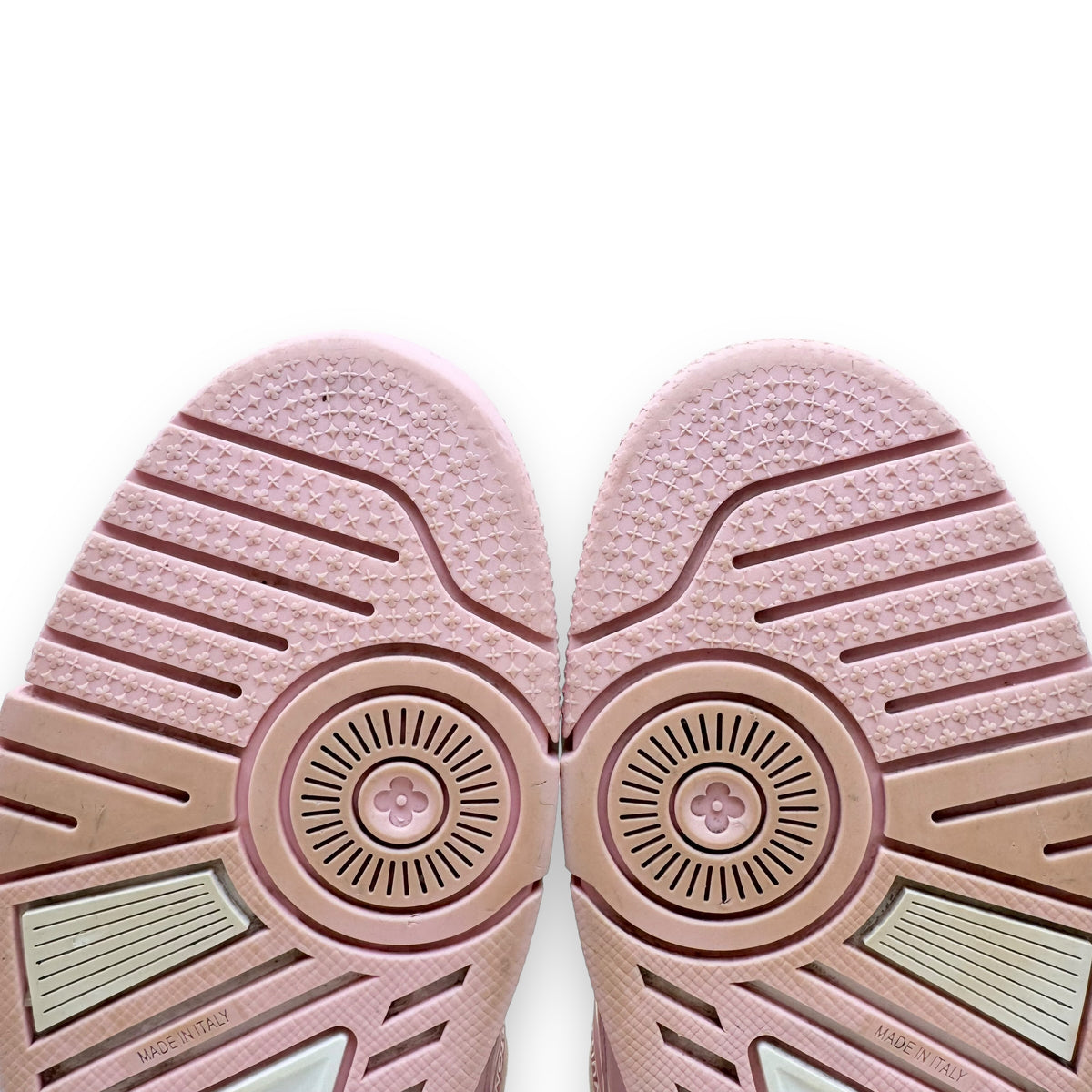 LOUIS VUITTON LEATHER LOW TOP SNEAKER PINK UK6.5