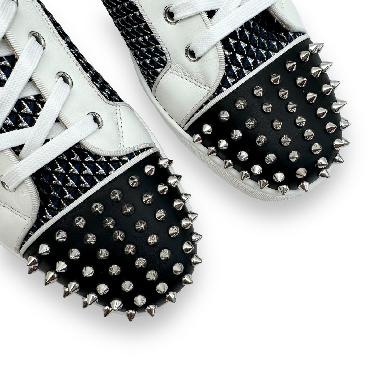CHRISTIAN LOUBOUTIN LOUIS JUNIOR SPIKES HIGH TOP SNEAKER WHITE / NAVY UK11