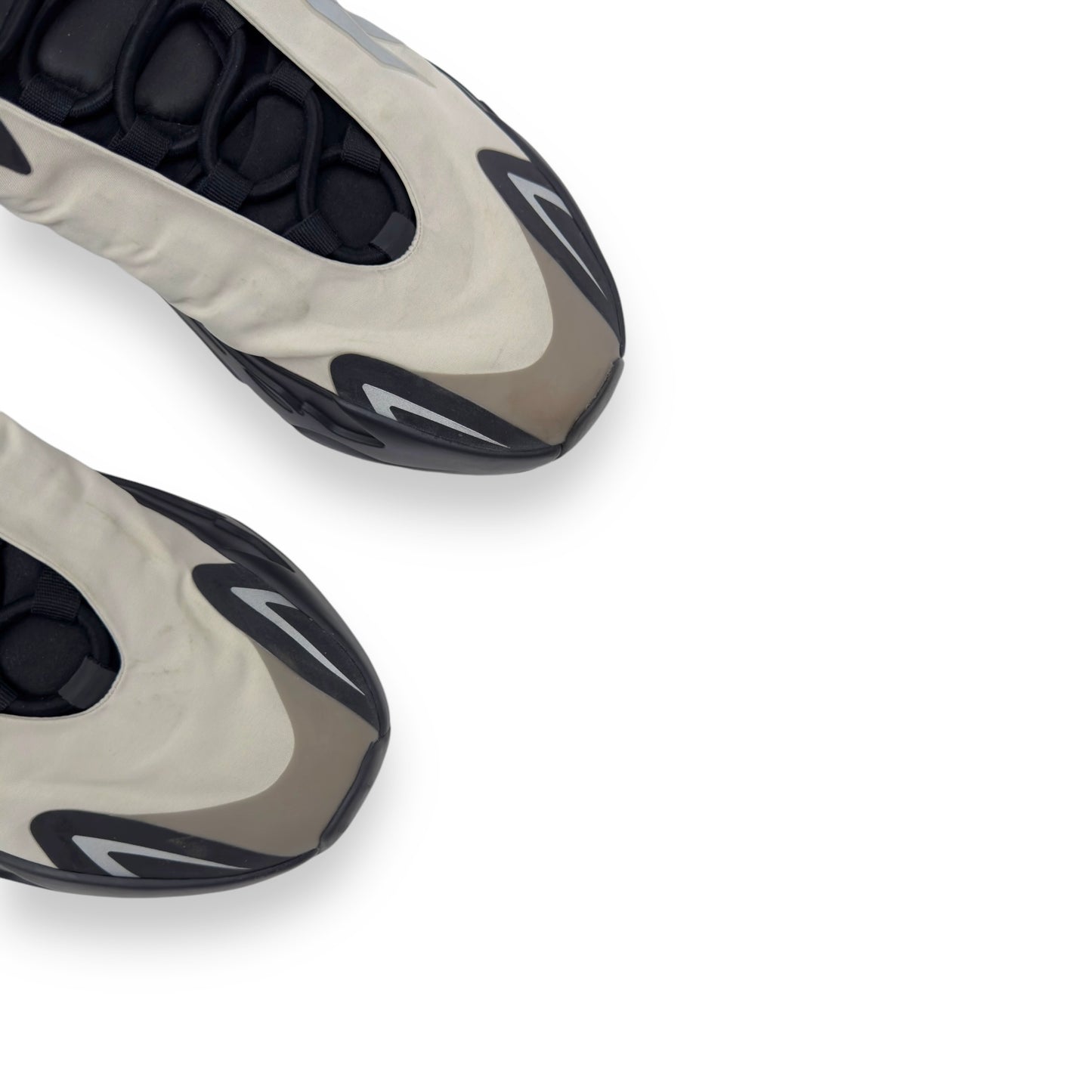 ADIDAS YEEZY BOOST 700 MNVN SNEAKER BONE UK10.5