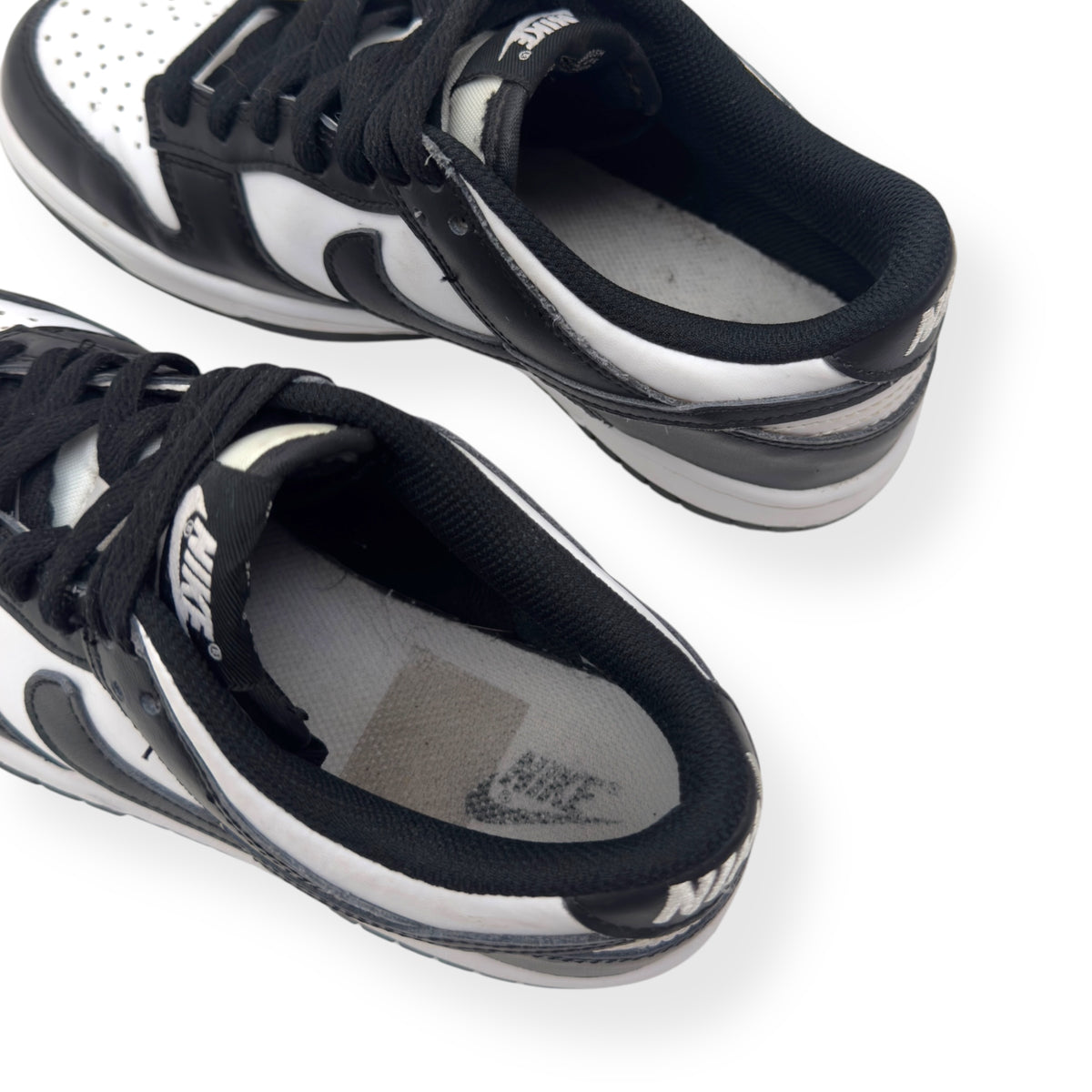 NIKE DUNK LOW TOP SNEAKER PANDA UK5