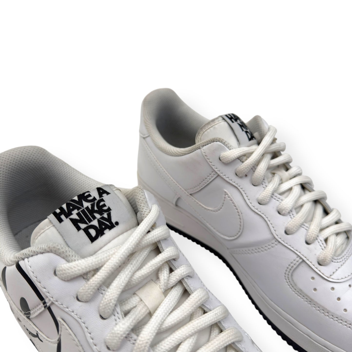 NIKE AIRFORCE 1 LOW TOP SNEAKER ‘HAVE A NICE DAY’ WHITE UK9.5
