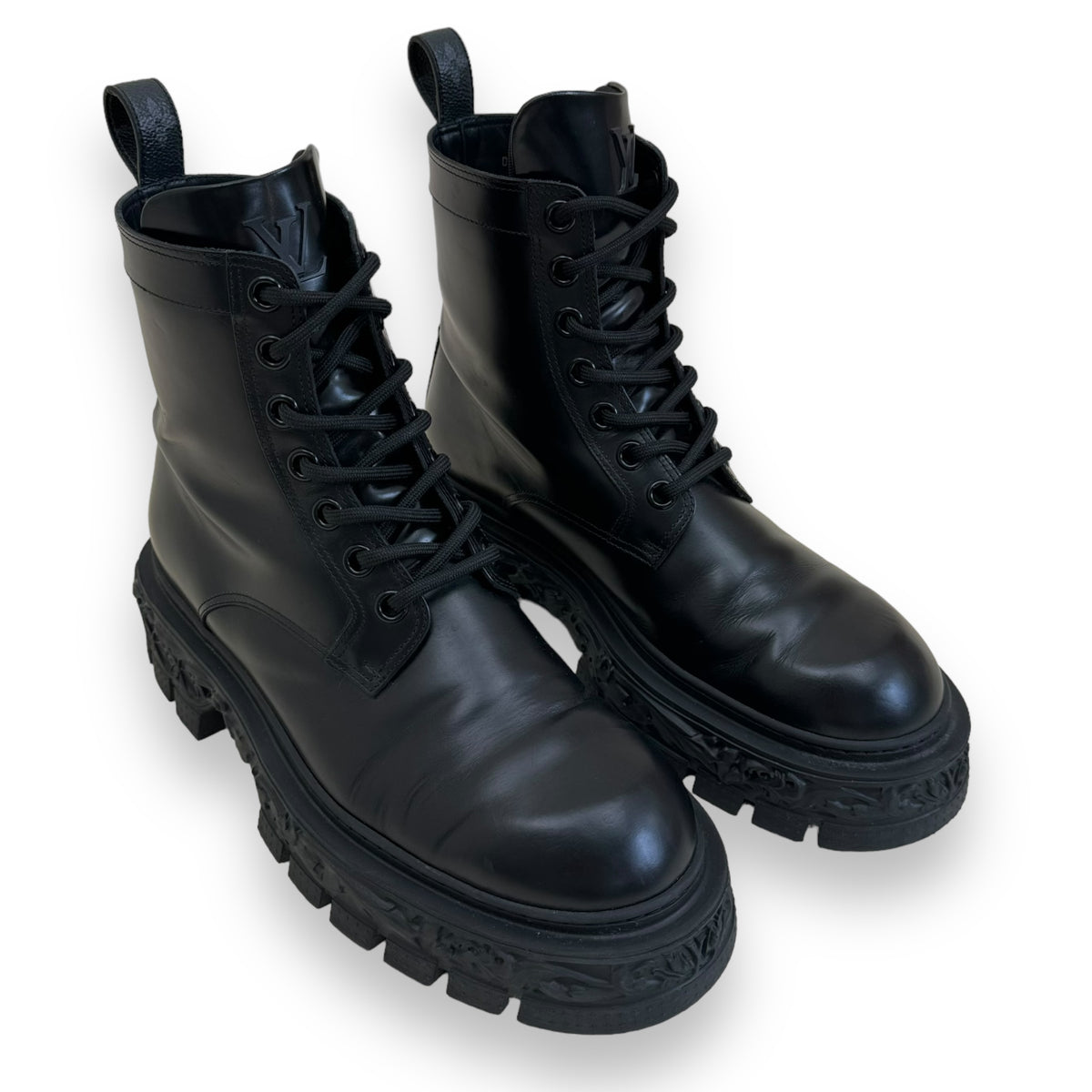 LOUIS VUITTON BARAQUE LEATHER RANGER BOOTS BLACK UK10
