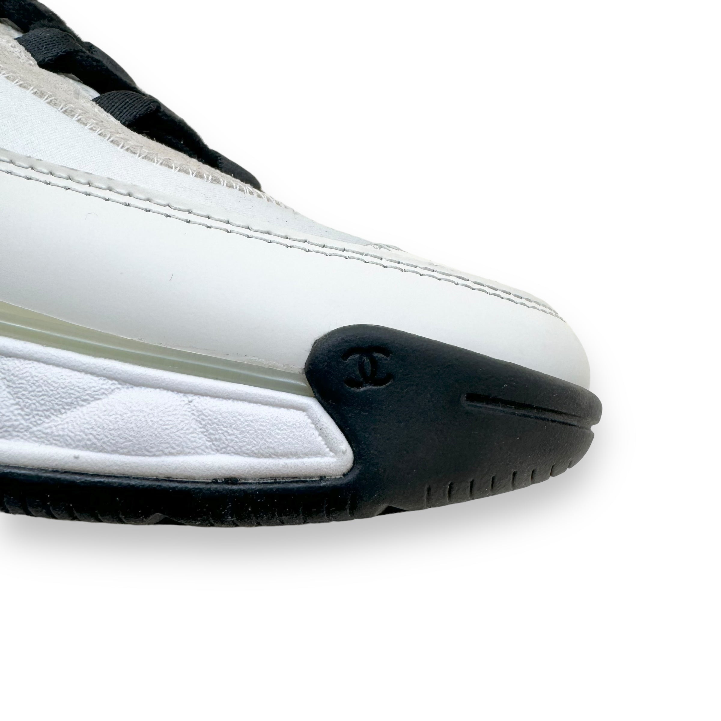 CHANEL NEOPRENE / LEATHER CC LOW TOP SNEAKER WHITE / IVORY UK9