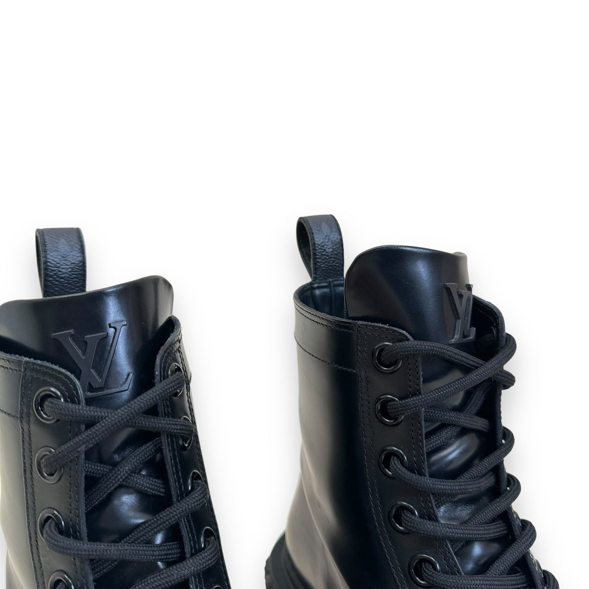 LOUIS VUITTON BARAQUE LEATHER RANGER BOOTS BLACK UK10