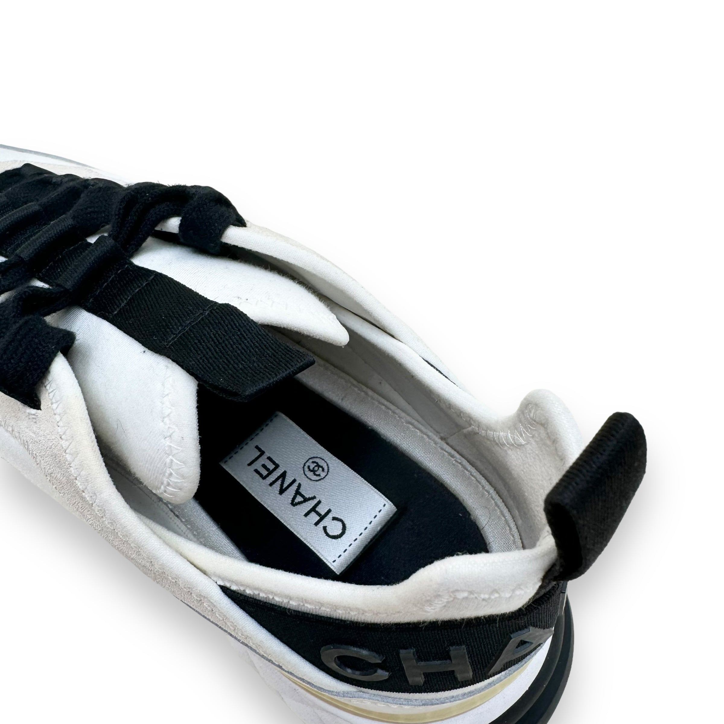 CHANEL NEOPRENE / LEATHER CC LOW TOP SNEAKER WHITE / IVORY UK9