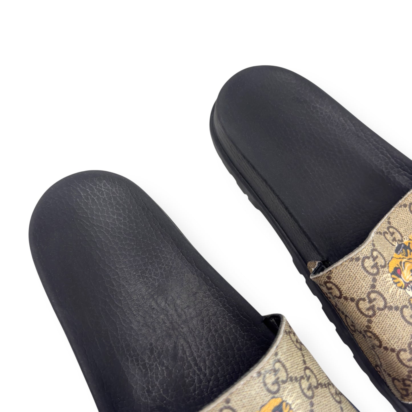 GUCCI GG SUPREME TIGER PRINT SLIDES UK11