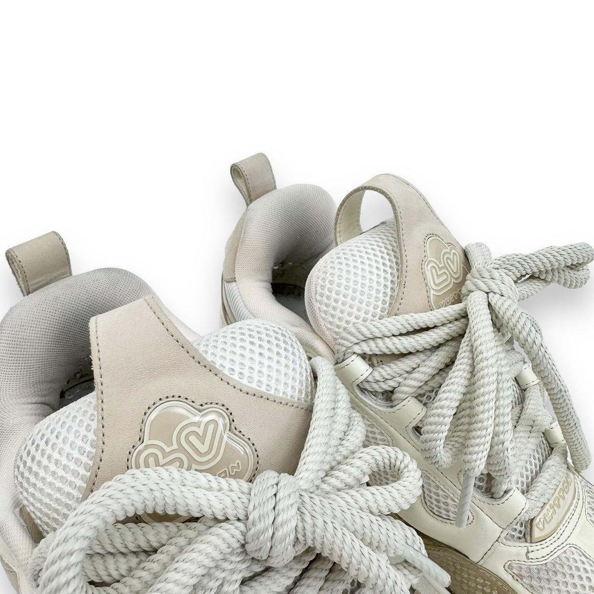 LOUIS VUITTON LV SKATE SNEAKER BEIGE / WHITE UK6