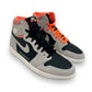 NIKE JORDAN 1 RETRO OG HIGH SNEAKER NEUTRAL GREY / HYPER CRIMSON UK10.5