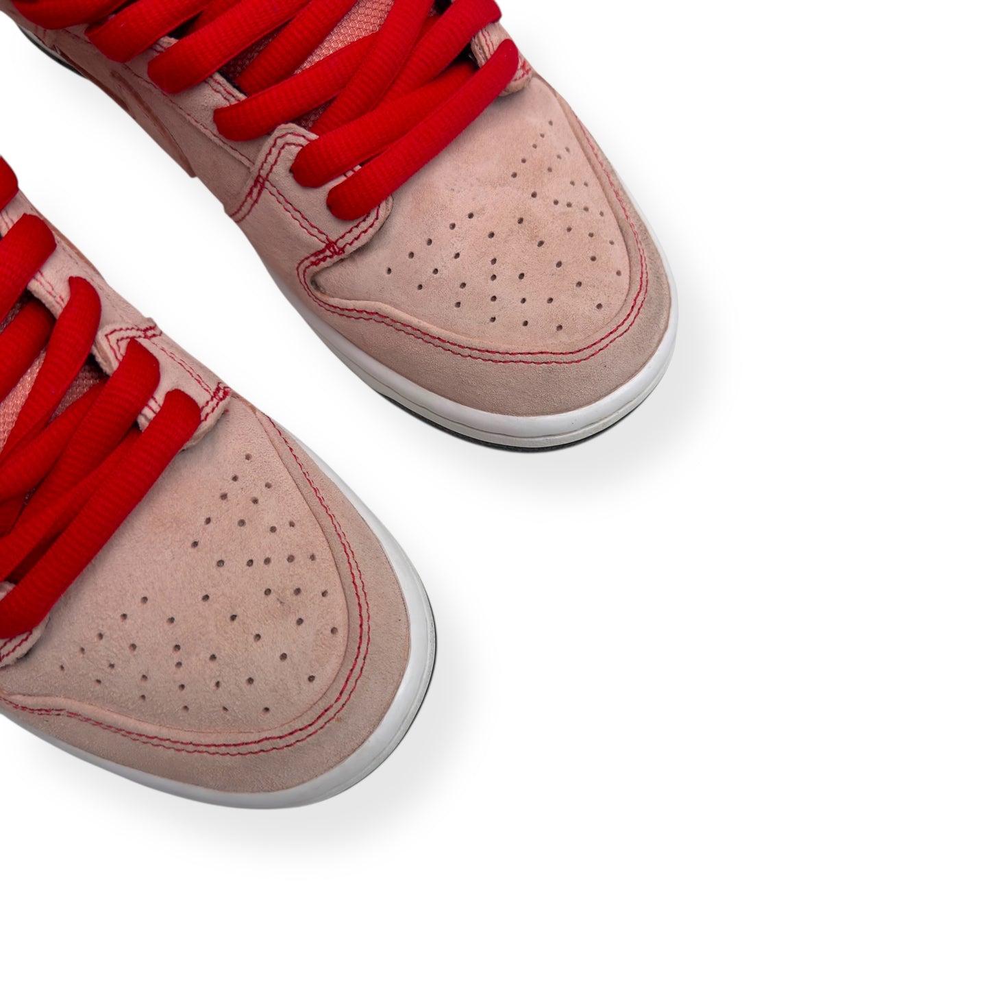 NIKE SB DUNK LOW TOP SNEAKER PINK PIG UK6