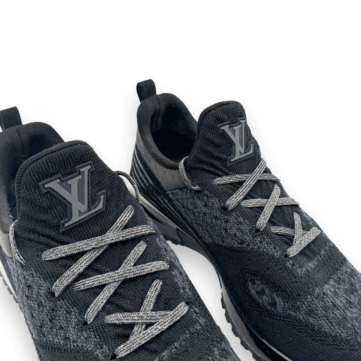 LOUIS VUITTON VNR SNEAKER BLACK UK8.5