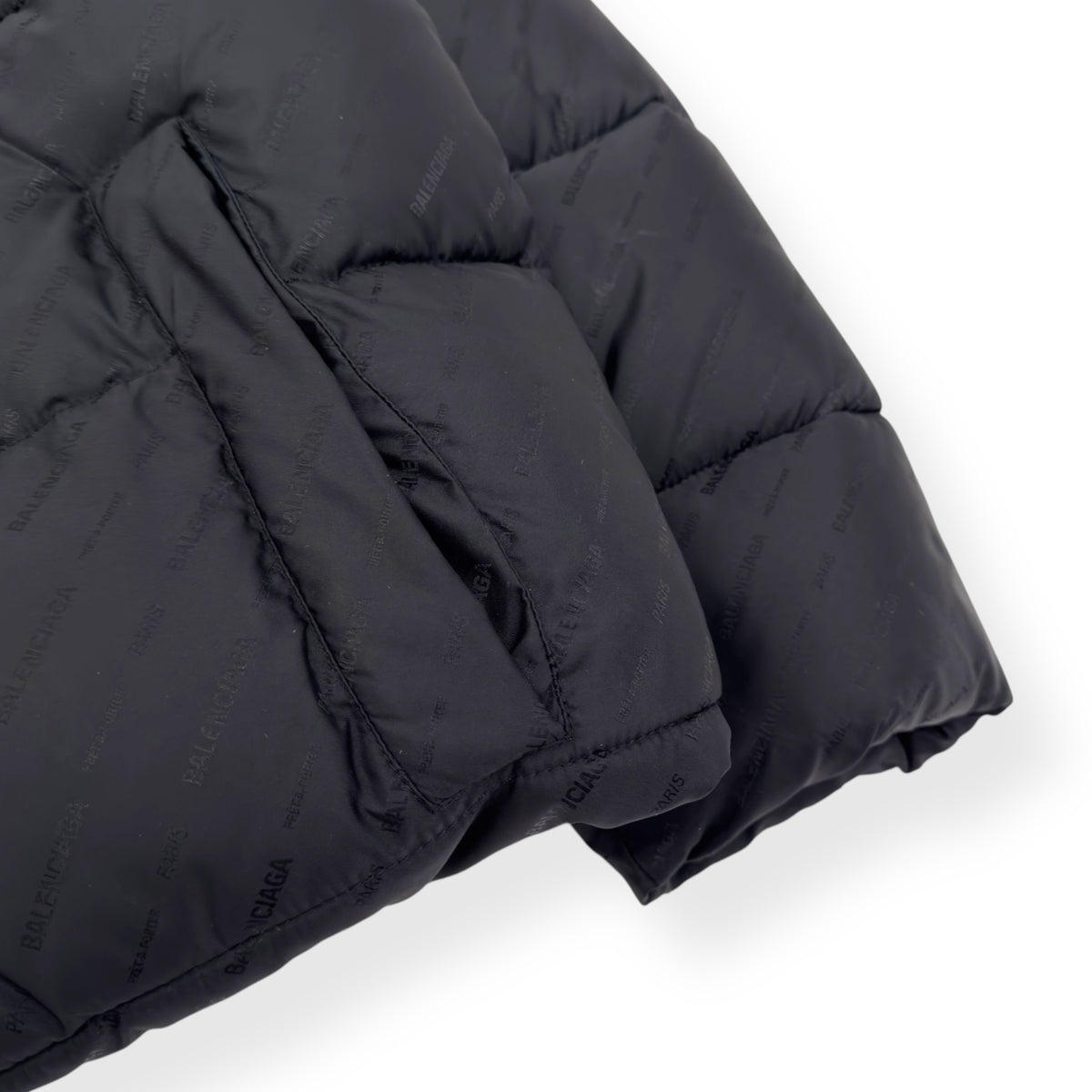 BALENCIAGA OVERSIZED QUILTED LOGO-JACQUARD SHELL PUFFER JACKET BLACK 46 / XS