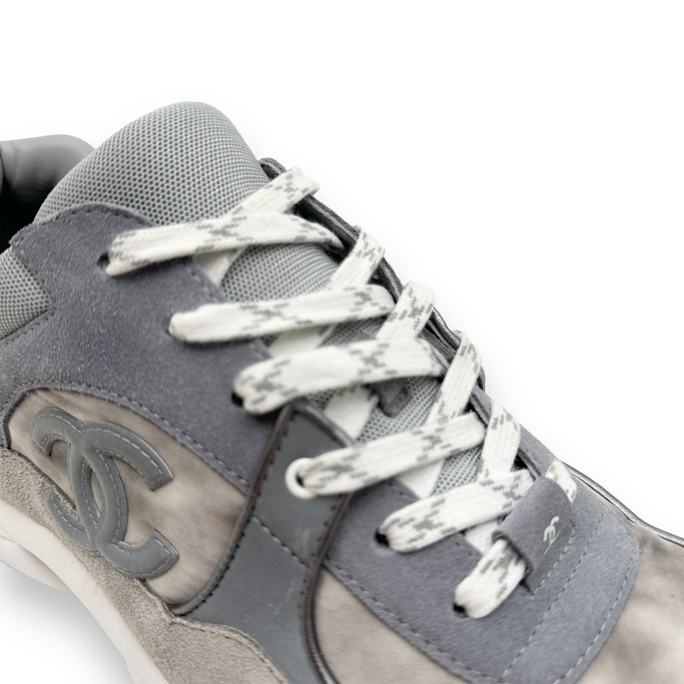 CHANEL CC LOW TOP SNEAKER GREY UK9