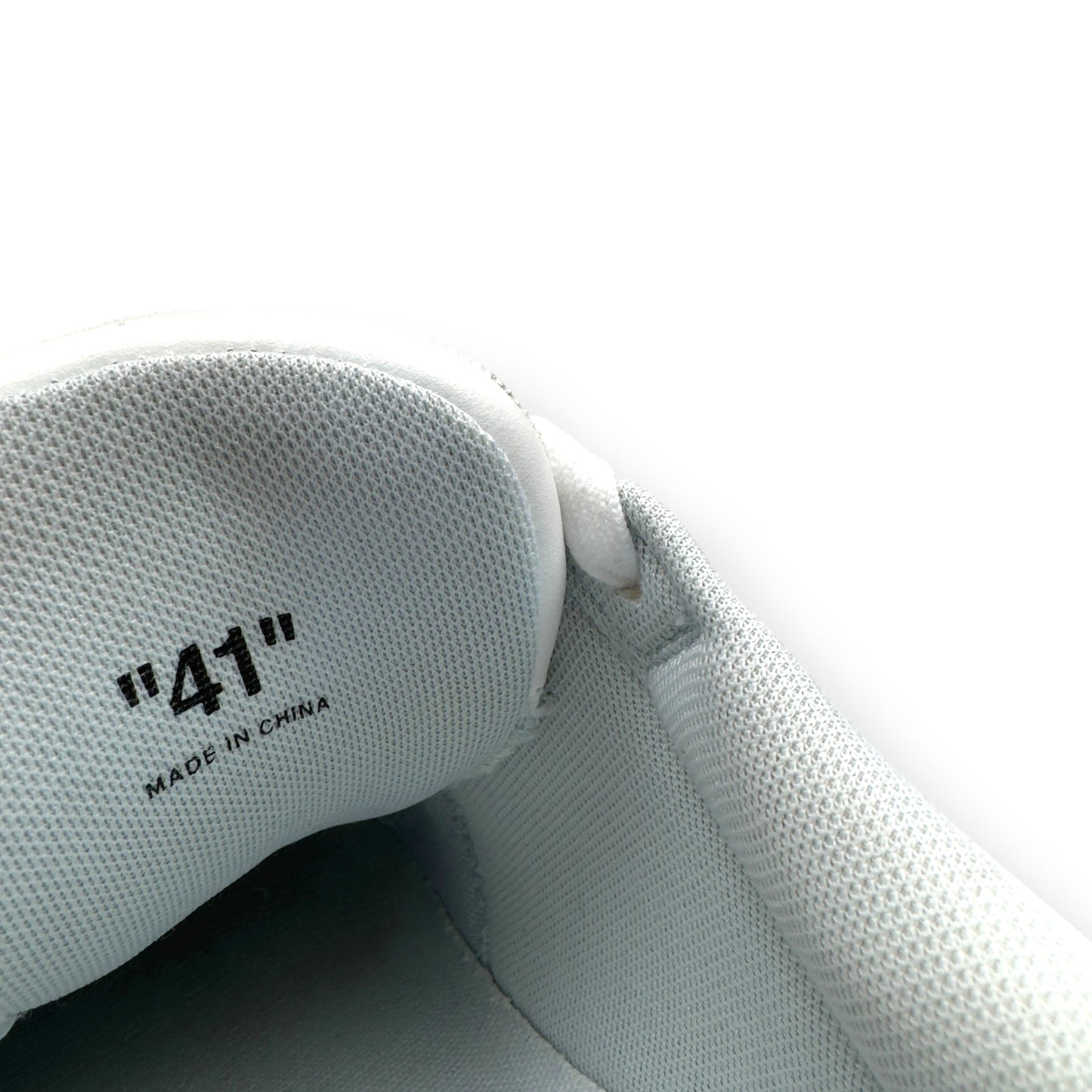 OFF-WHITE OUT OF OFFICE LOW TOP SNEAKER WHITE / BLACK 41 / UK7