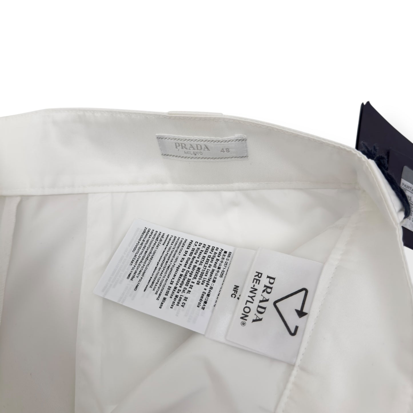 PRADA RE-NYLON SHORTS BLANCO 48 / M