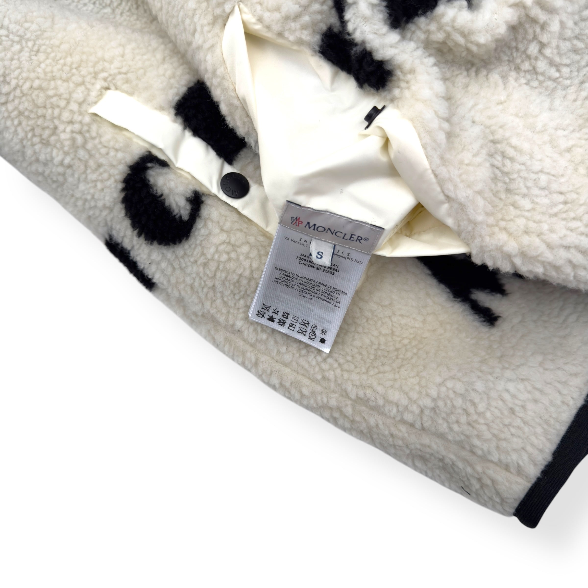 MONCLER REVERSIBLE ALL OVER LOGO FLEECE JACKET WHITE / BLACK S