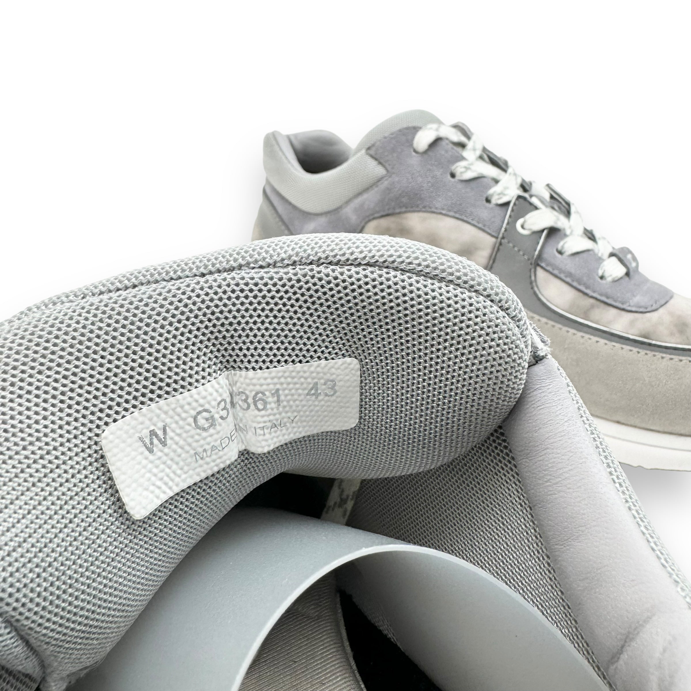 CHANEL CC LOW TOP SNEAKER GREY UK9