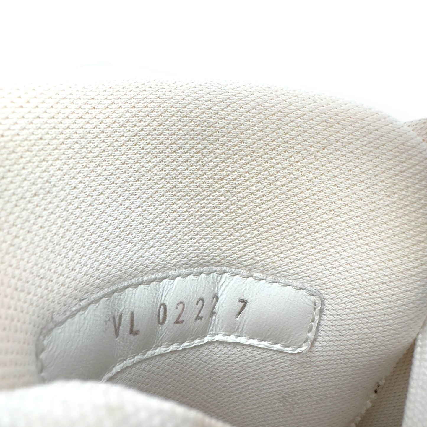 LOUIS VUITTON LV TRAINER WHITE UK7