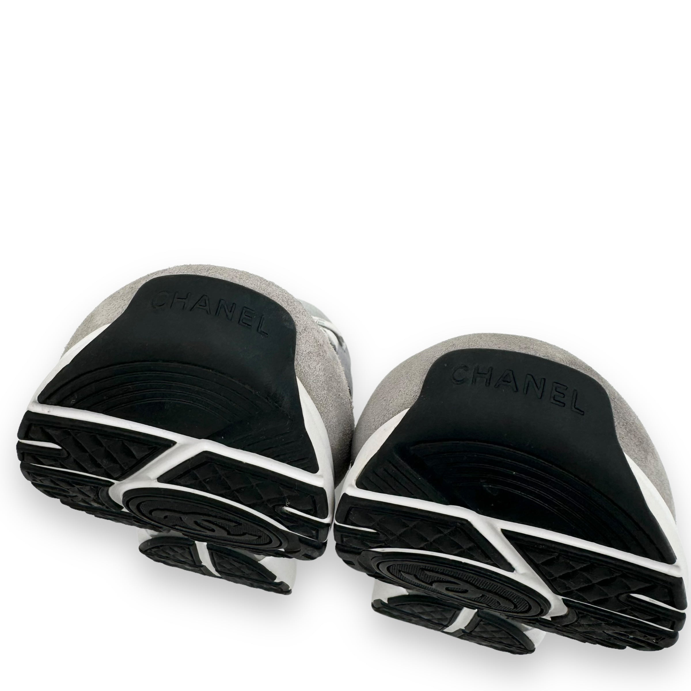 CHANEL CC LOW TOP SNEAKER GREY UK9