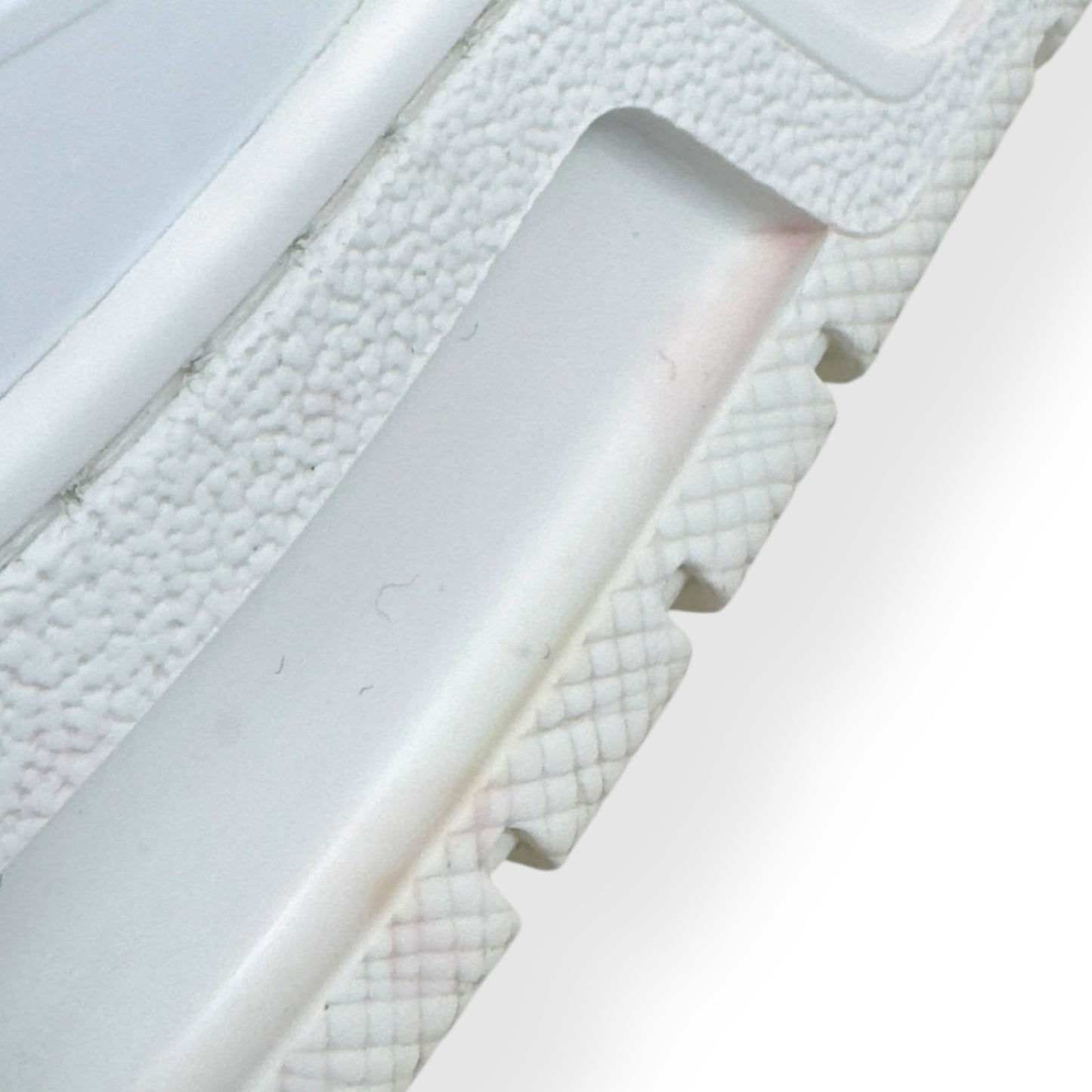 LOUIS VUITTON LV TRAINER WHITE UK7