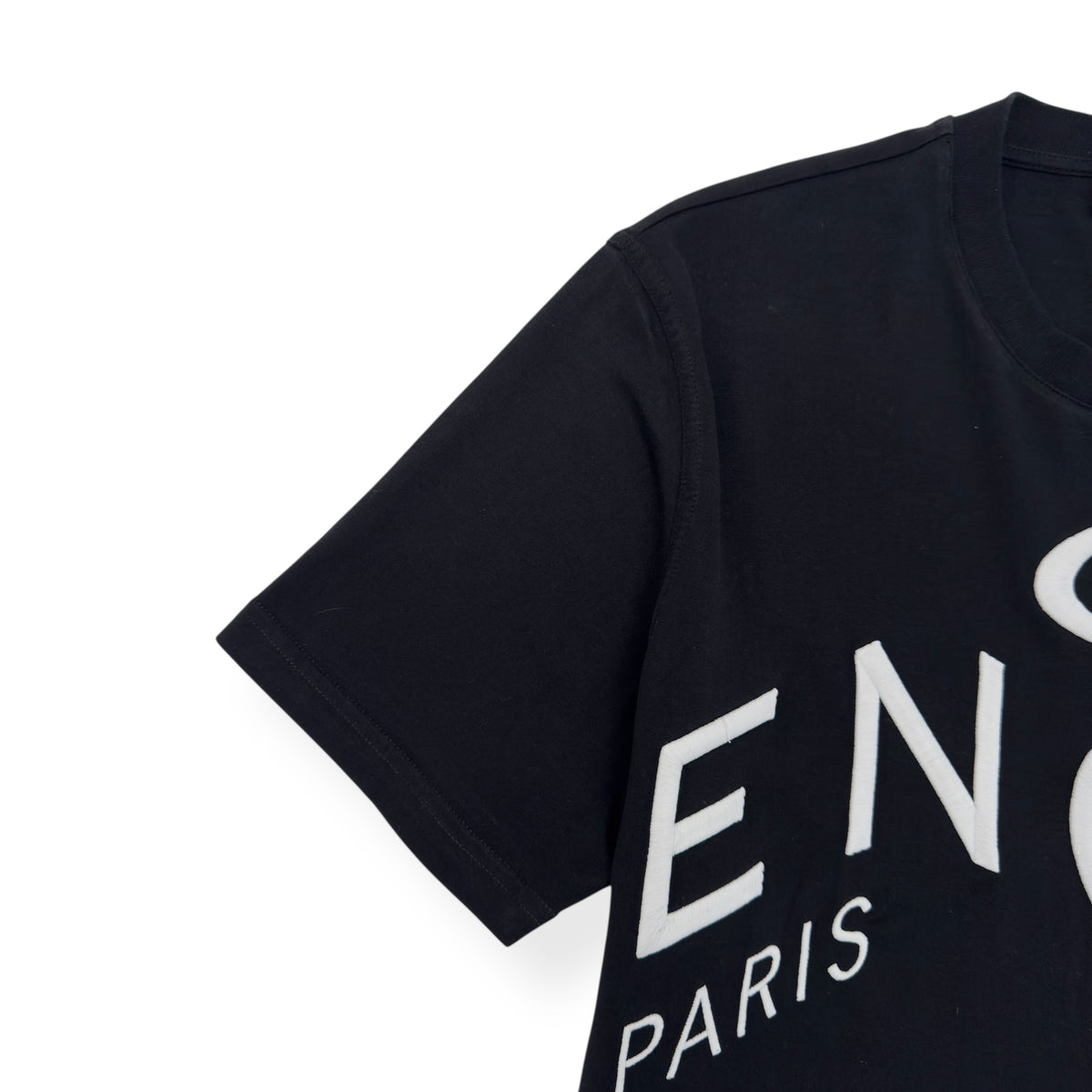 GIVENCHY SLIM FIT REFRACTED LOGO EMBROIDERED T-SHIRT BLACK / WHITE M