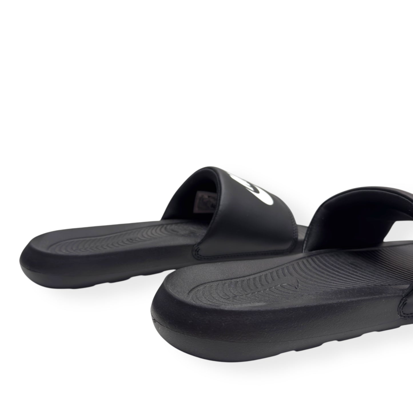 NIKE VICTORI ONE SLIDES BLACK / WHITE UK11