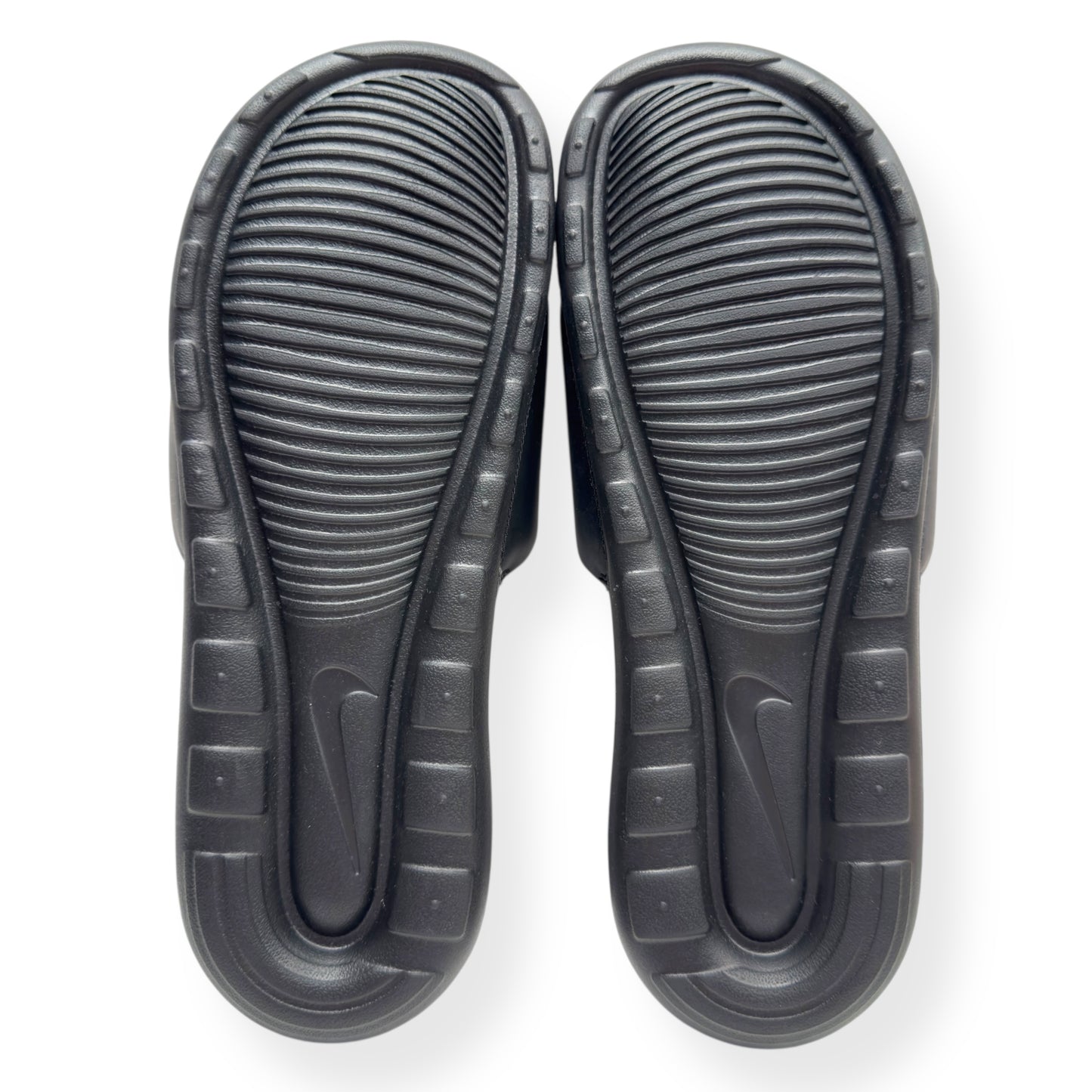 NIKE VICTORI ONE SLIDES BLACK / WHITE UK11