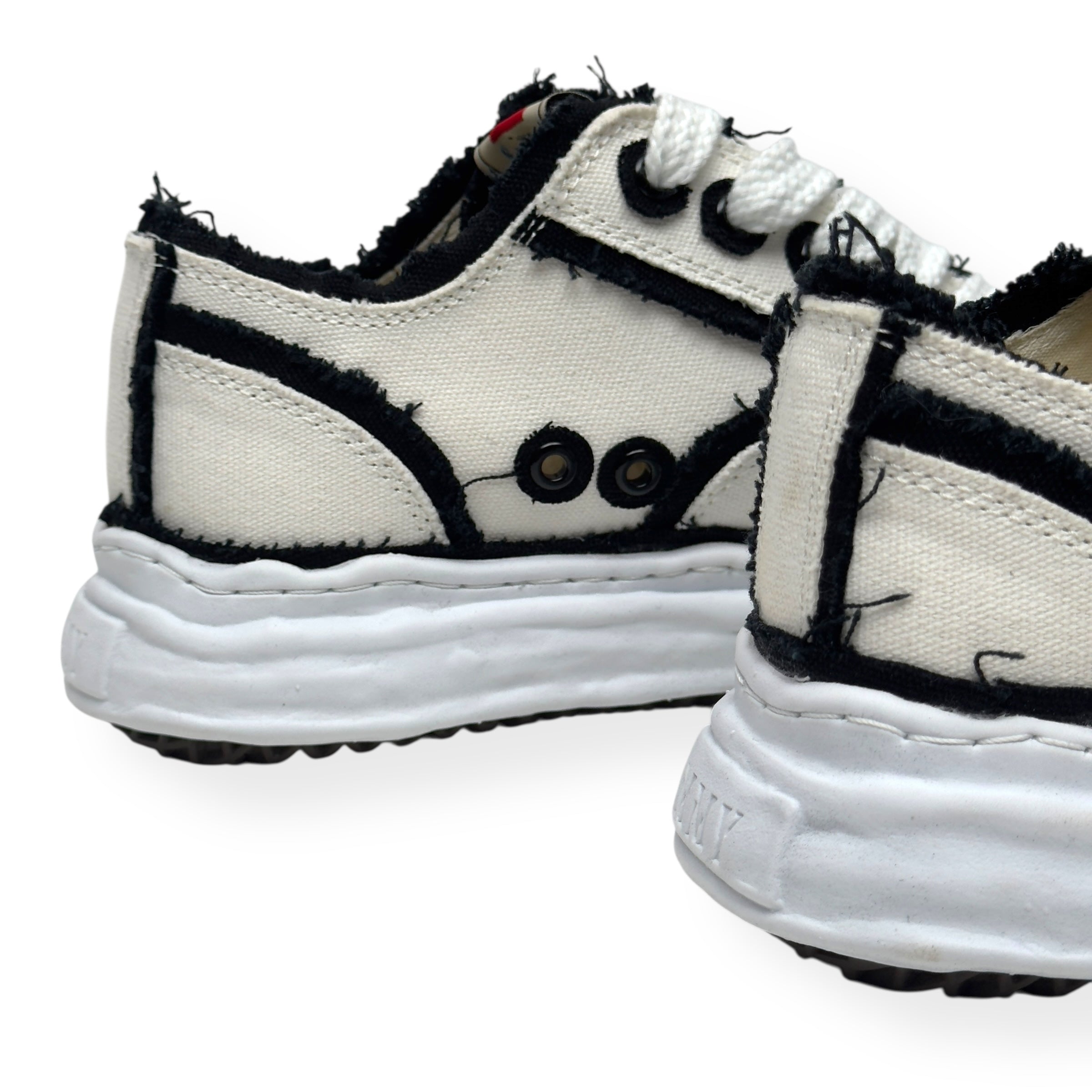 MAISON MIHARA YASUHIRO PETERSON OG DISTRESSED CANVAS SNEAKER WHITE / BLACK UK6