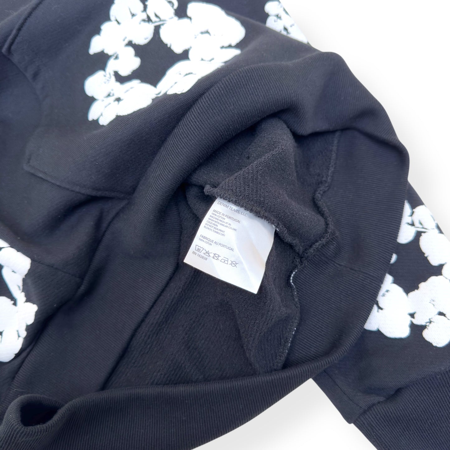 DENIM TEARS THE COTTON WREATH HOODIE BLACK / WHITE M