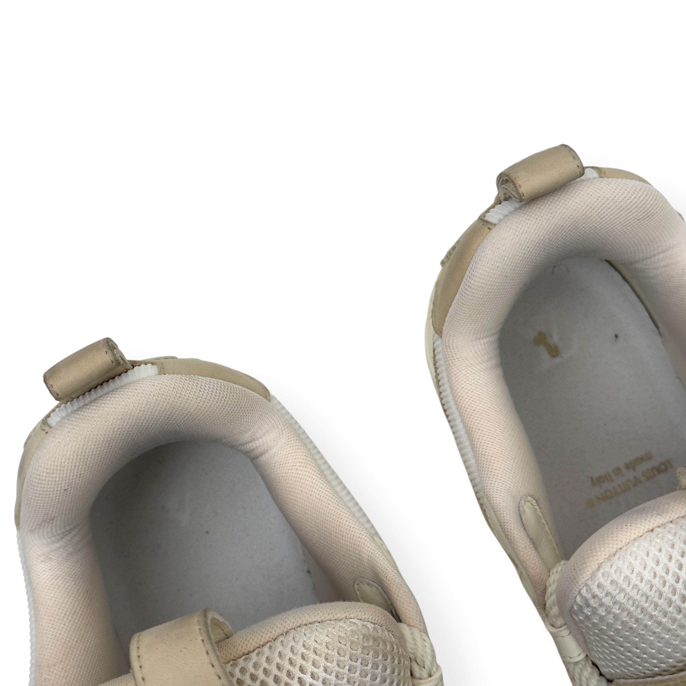 LOUIS VUITTON LV SKATE SNEAKER LUXURY BEIGE UK8.5